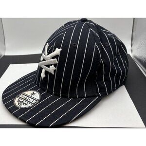 Zoo York Baseball Hat Cap Mens Fitted L-XL Black Striped Elastic Stretch